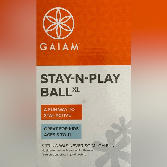 🔘Gaiam Stay & Play Ball, NWT/NIB, silver/gray color - Picture 3 of 11